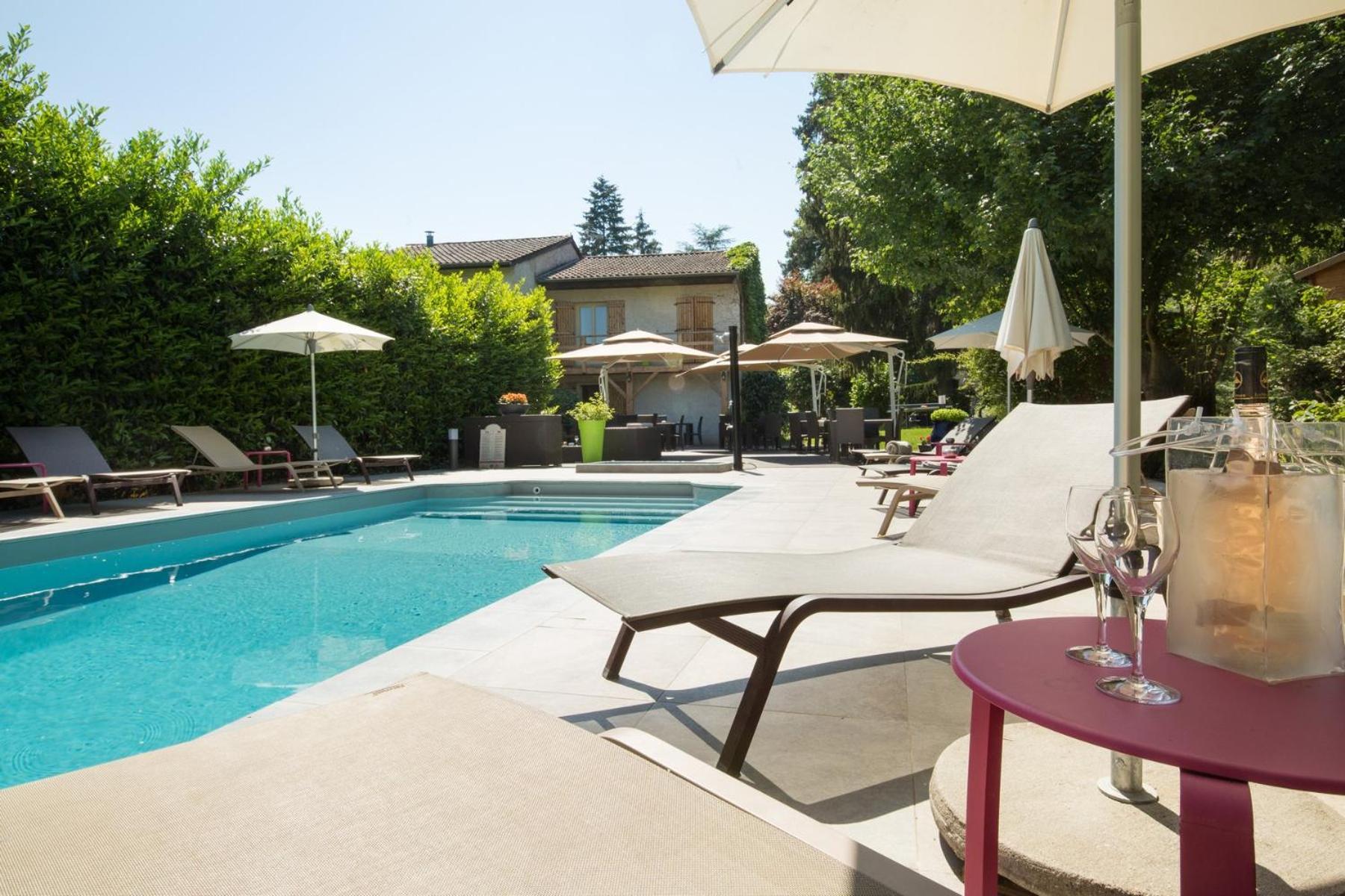 Logis Hotel Le Petit Casset La Boisse Εξωτερικό φωτογραφία